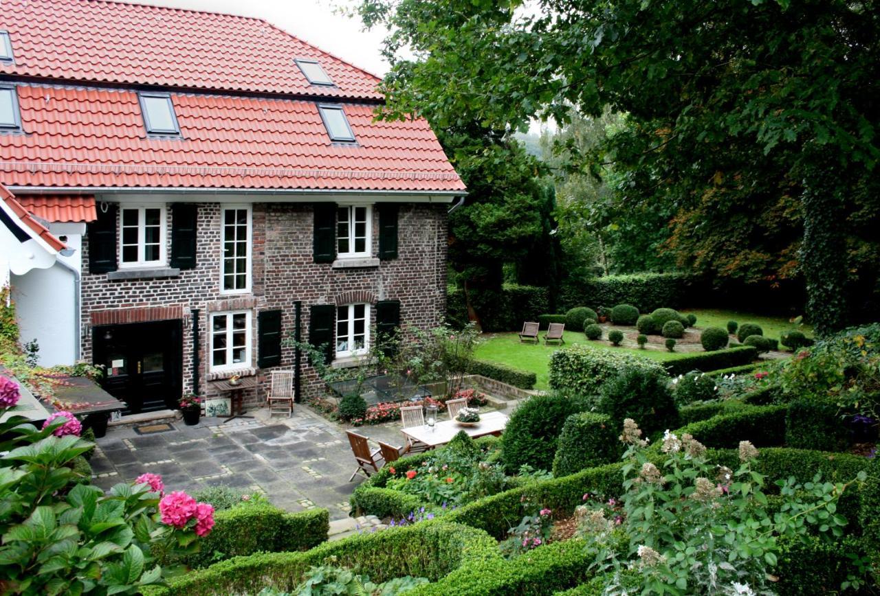 Landhaus In Idyllischer, Ruhiger Lage Und Flughafennaehe Ratingen Exterior photo